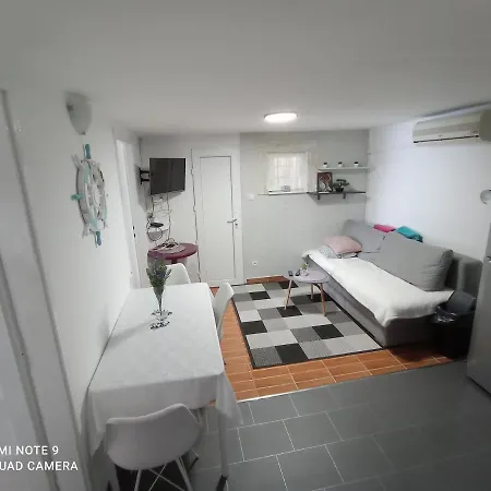 Vila Kuca Za Odmor Pinjola *